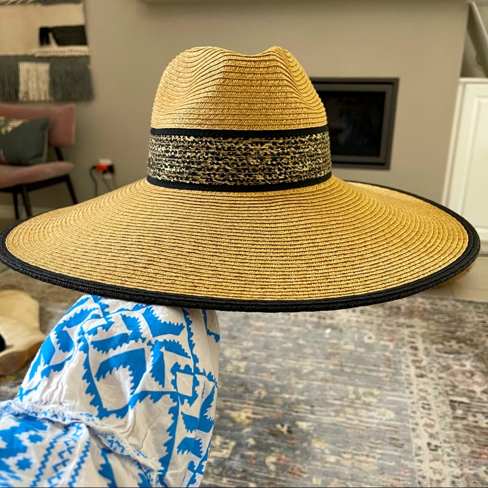 Brand NWT Sun and Sand Straw Hat (OS/Adjustable